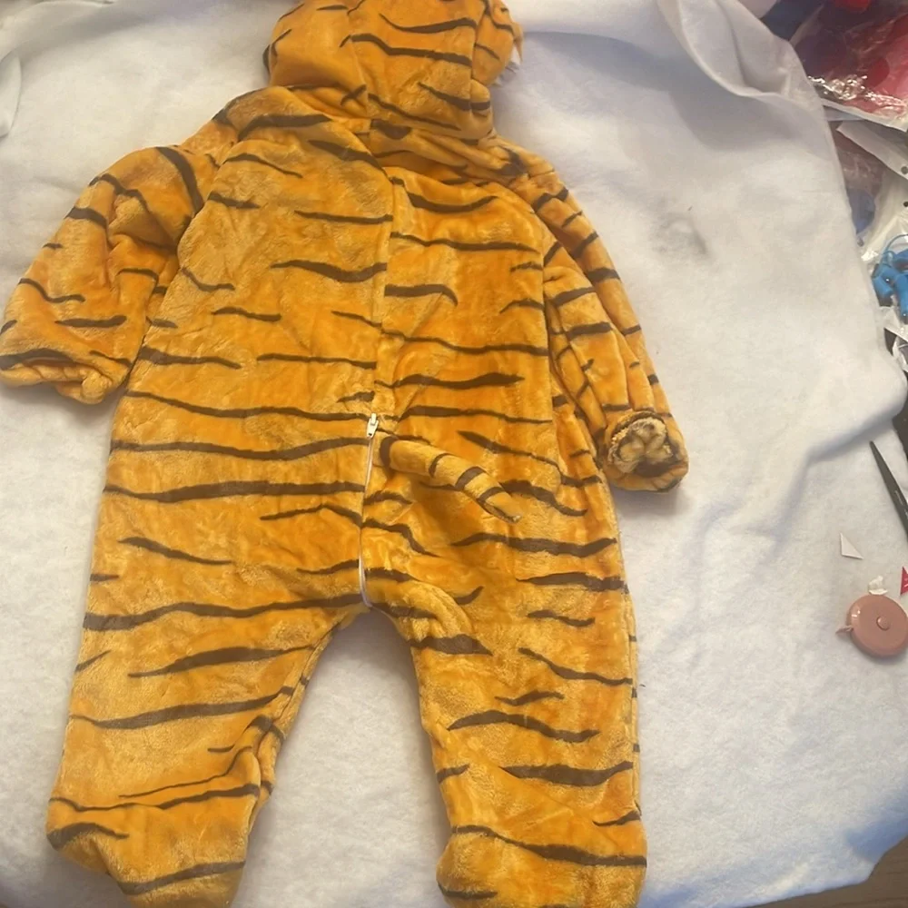 Tiger Striped Baby Onesie Costume super soft nwt 110 or size 4